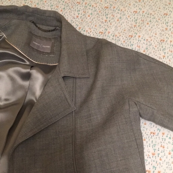 Spring/fall time jacket. Beautiful. - Picture 8 of 14